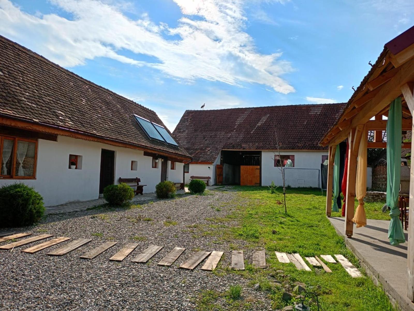 Barcut Chalet Giuel מראה חיצוני תמונה