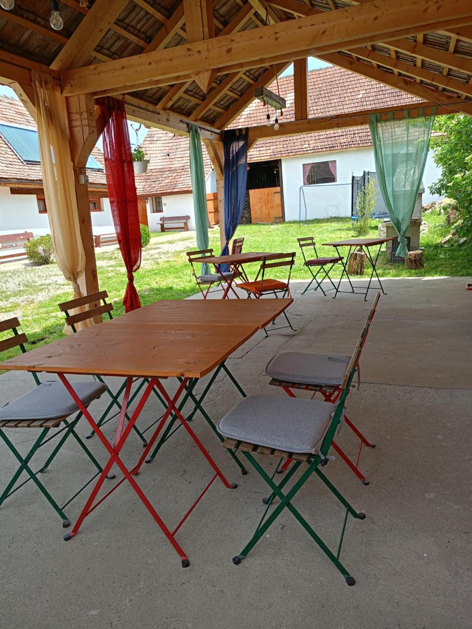 Barcut Chalet Giuel מראה חיצוני תמונה